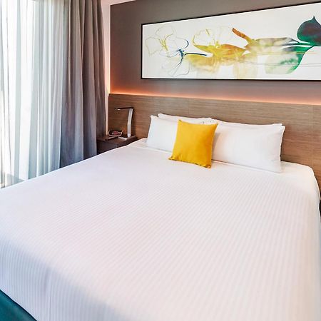 Mercure Sunshine Coast Kawana Waters Exterior photo