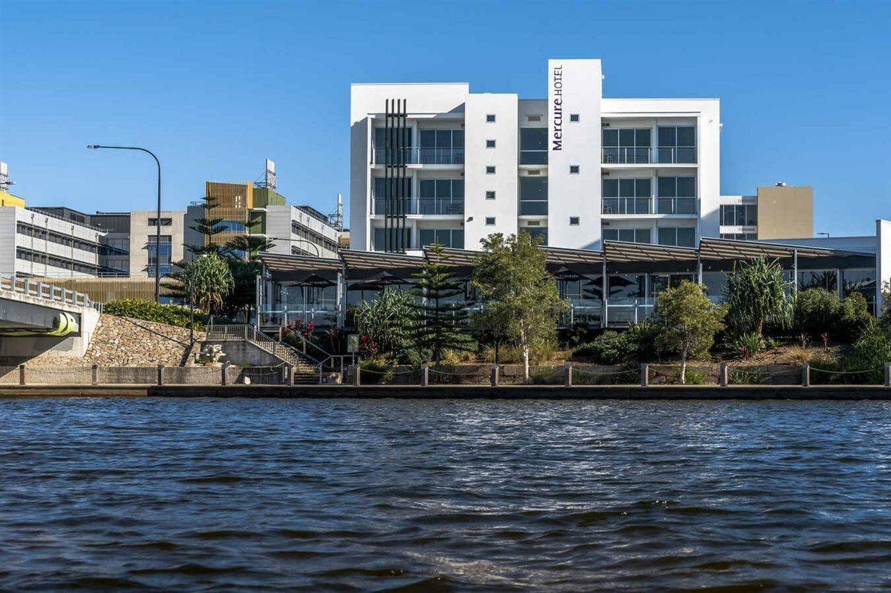Mercure Sunshine Coast Kawana Waters Exterior photo