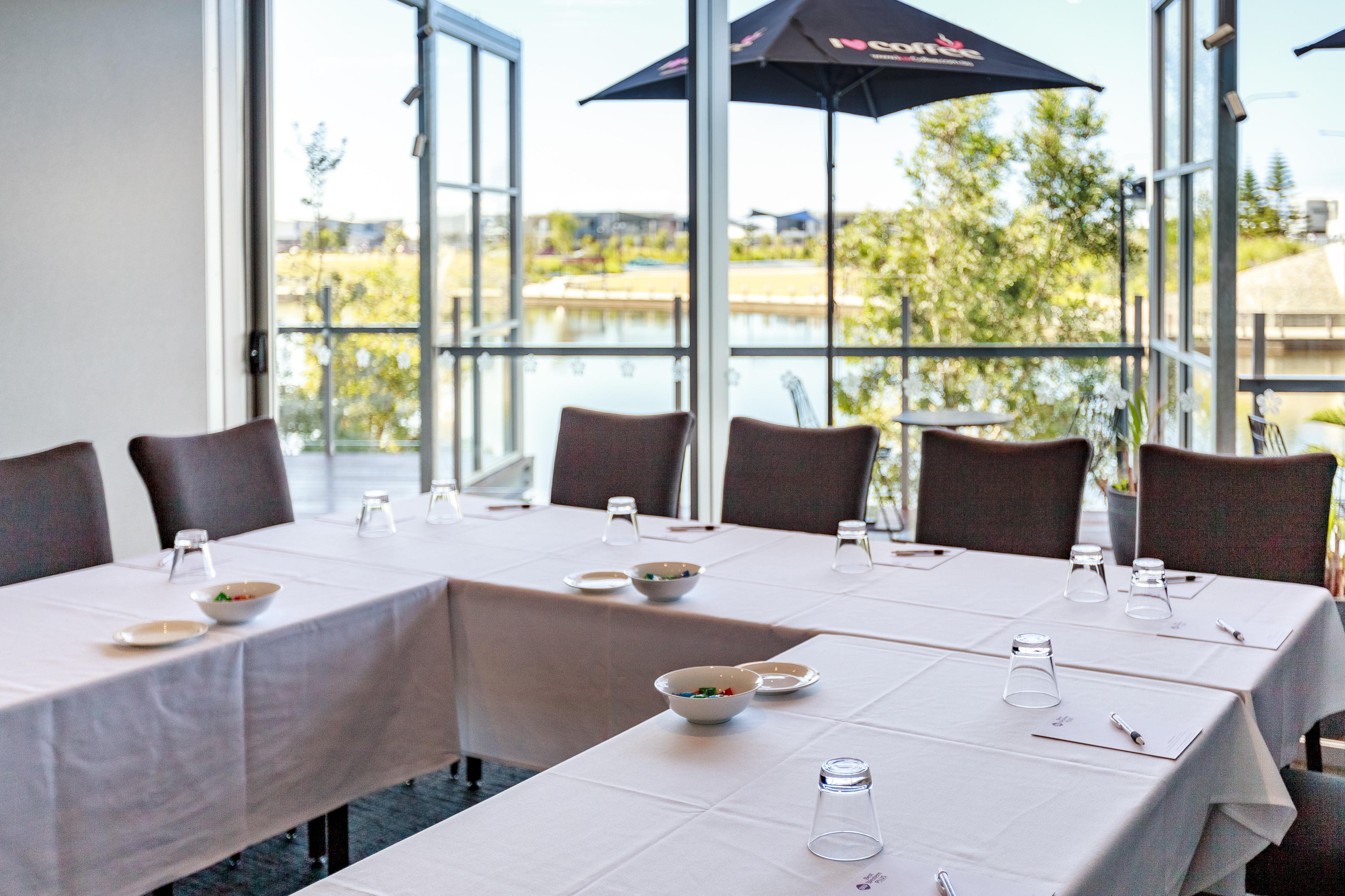 Mercure Sunshine Coast Kawana Waters Exterior photo