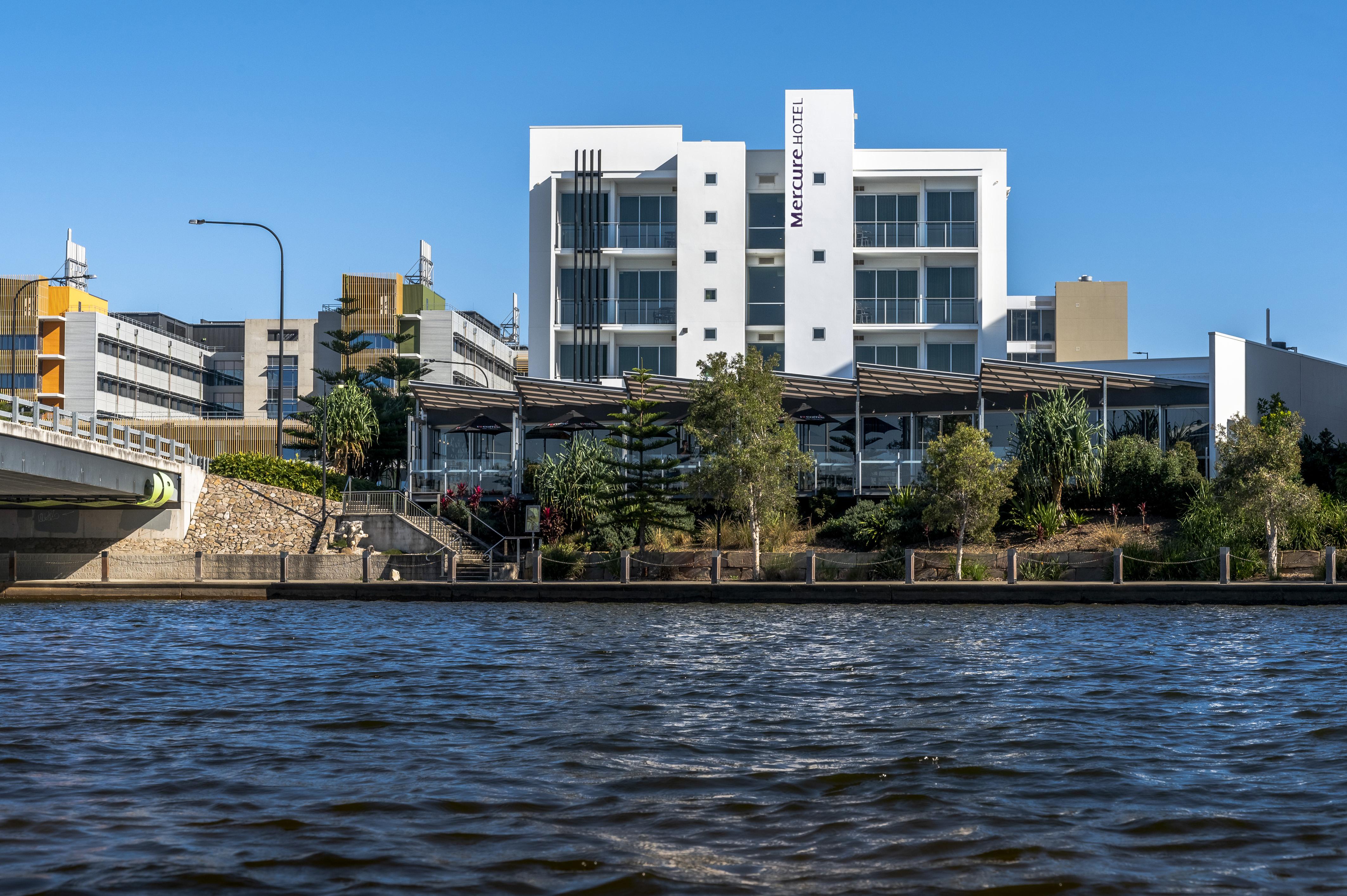 Mercure Sunshine Coast Kawana Waters Exterior photo