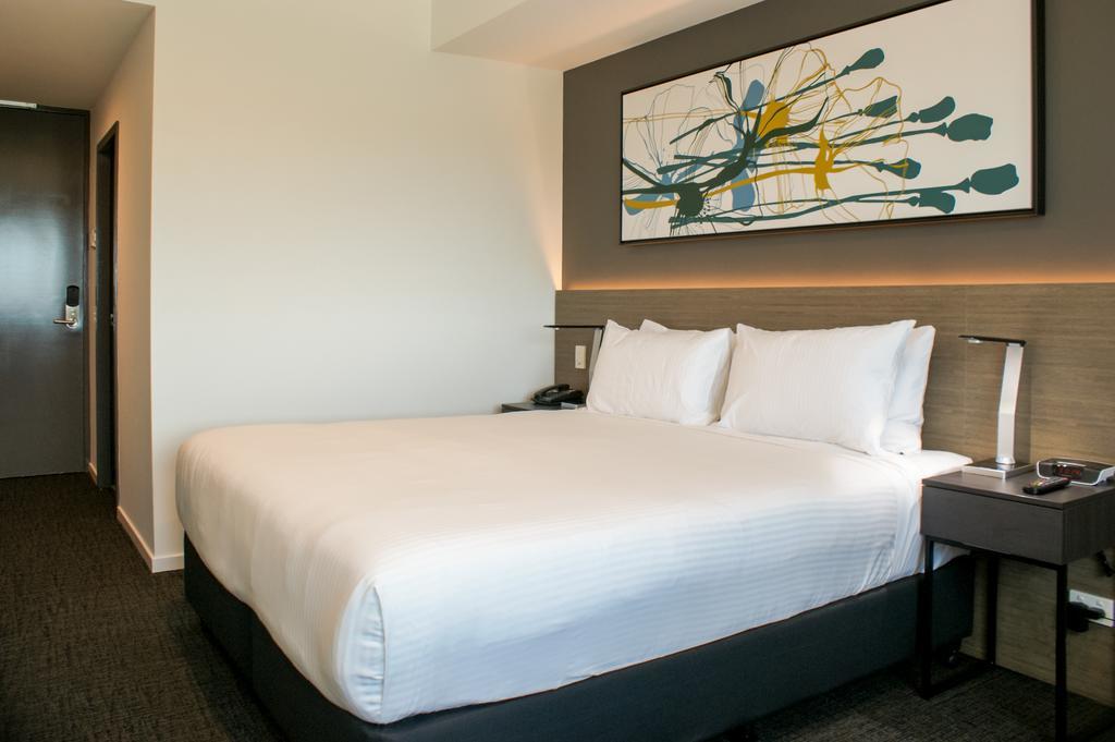 Mercure Sunshine Coast Kawana Waters Exterior photo