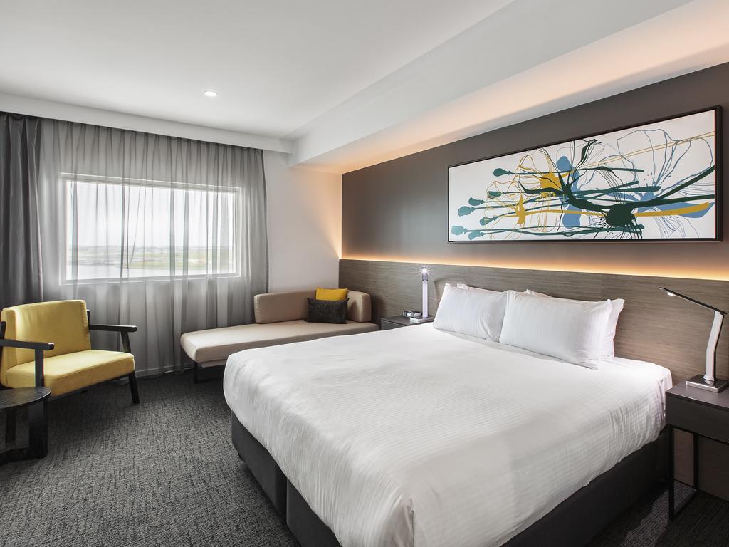 Mercure Sunshine Coast Kawana Waters Exterior photo